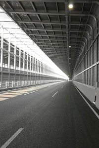 高速公路声屏障表面耐腐蚀喷涂